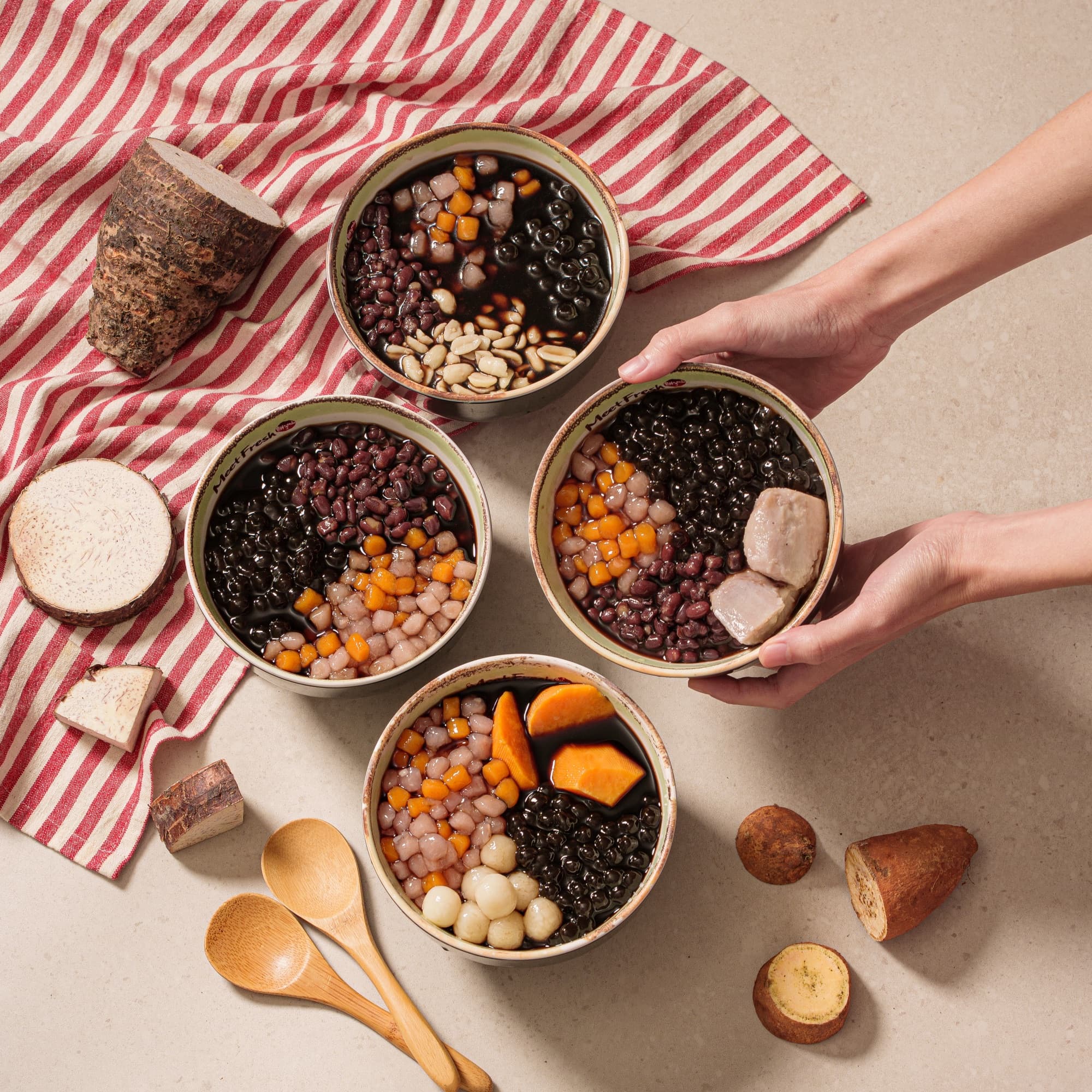 Shoot — 02 dessert flatlay hands